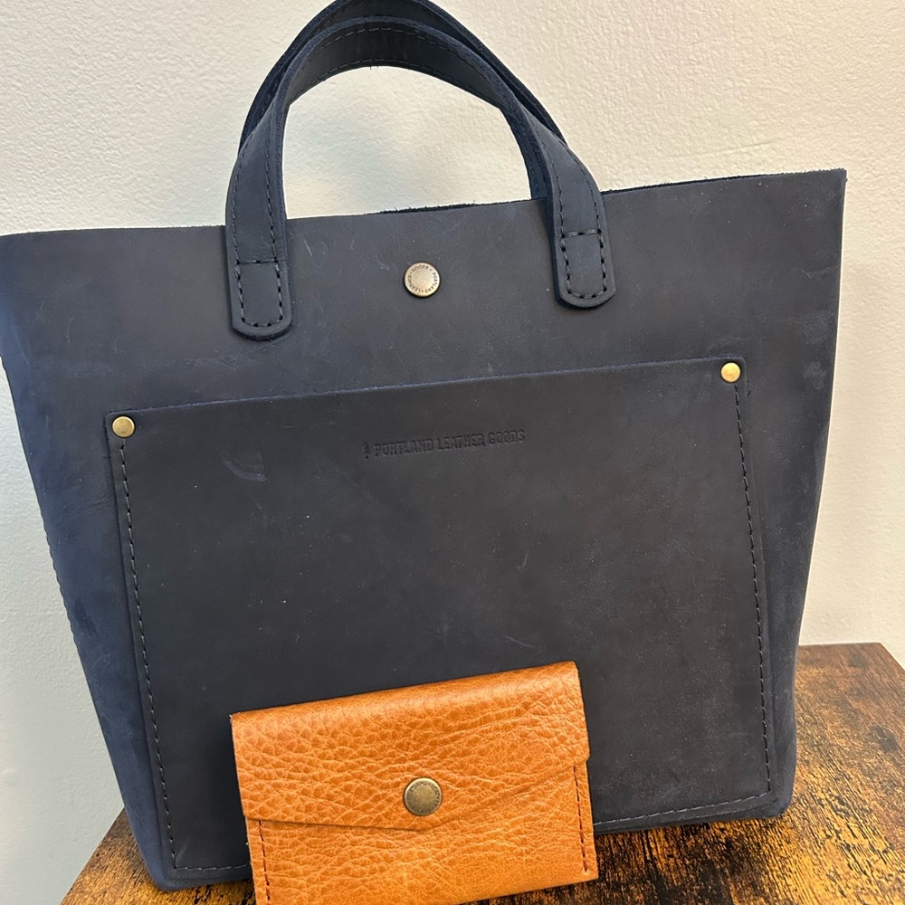 EUC Portland Leather Goods Mini Snap Crossbody in Deep Water plus Bonus Mini Env